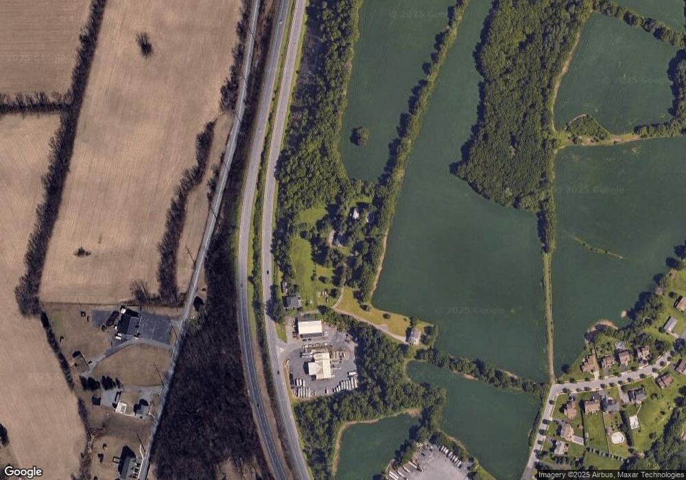 4895 Macarthur Rd, Whitehall, PA 18052 - photo 1