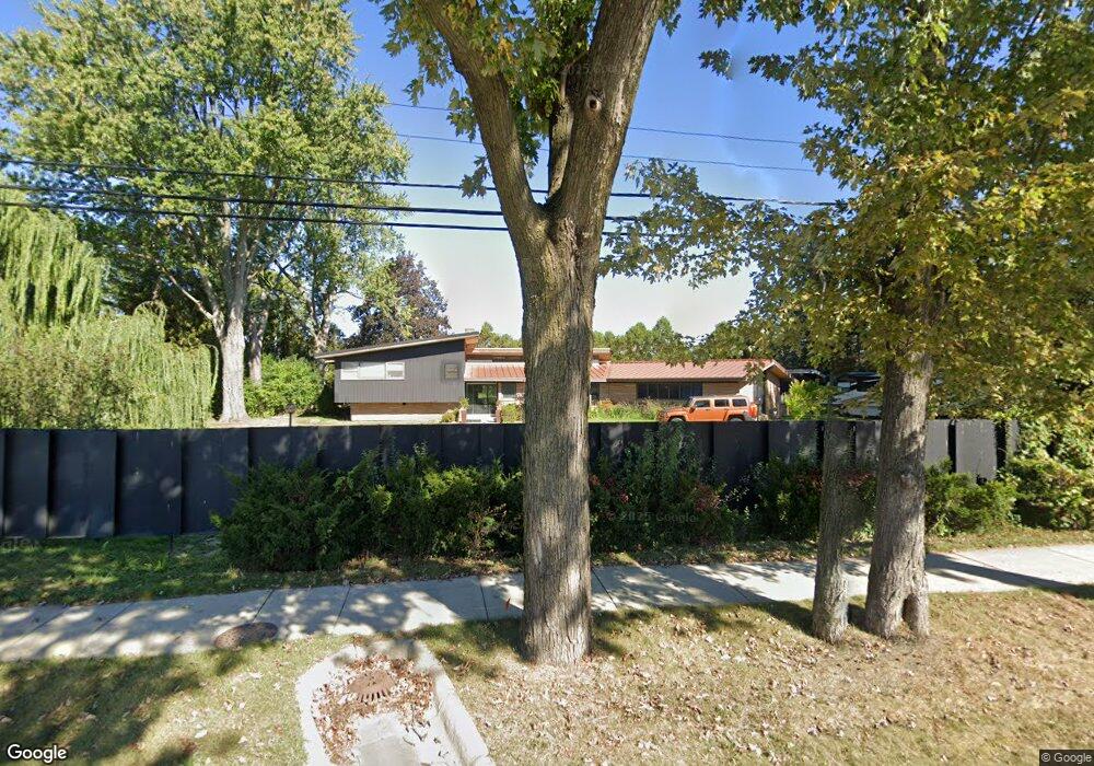 3834 W Maple Rd, Bloomfield Hills, MI 48301 - photo 1