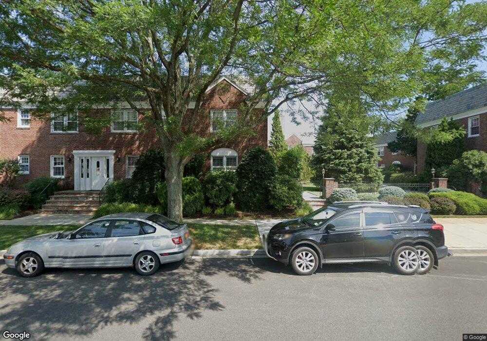 41 Floral Blvd unit 41, Floral Park, NY 11001 - photo 1