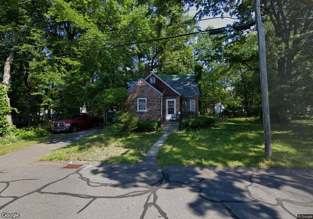 110 Pershing St, Bloomfield, CT 06002 - photo 1