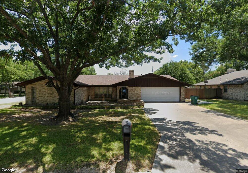 2010 Brentwood St, Gainesville, TX 76240 - photo 1