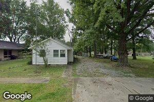 16 North St, Zeigler, IL 62999