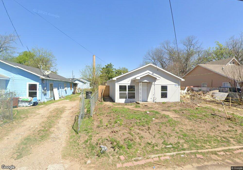 301 Robbins St, Cleburne, TX 76031 - photo 1