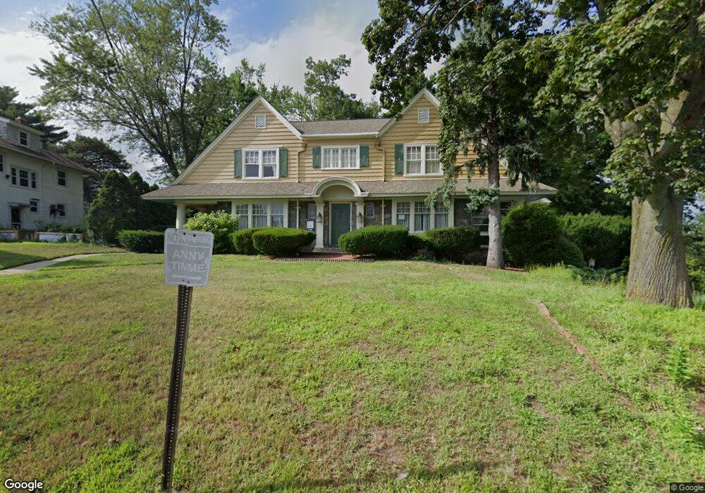 1146 Narragansett Blvd, Cranston, RI 02905 - photo 1