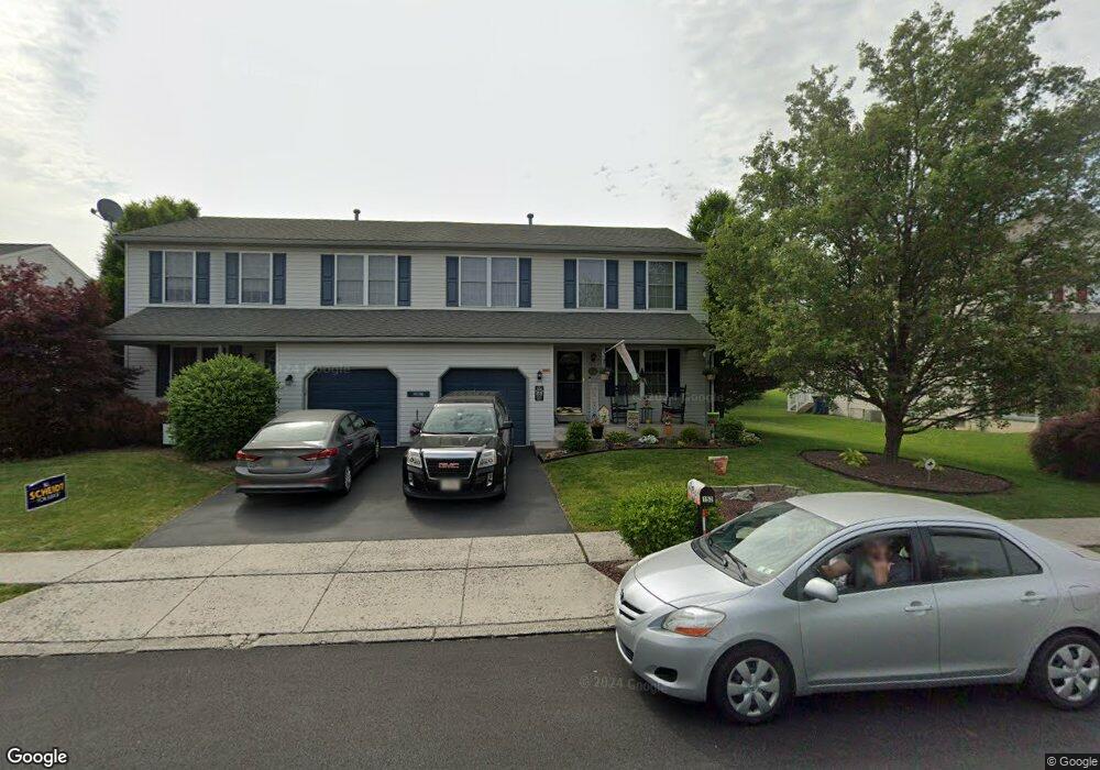 152 Bainbridge Cir, Reading, PA 19608 - photo 1