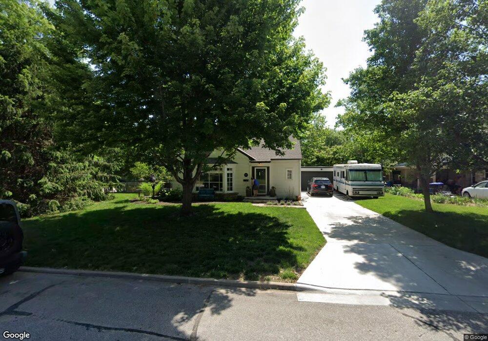 2000 SW Arnold Ave, Topeka, KS 66604 - photo 1