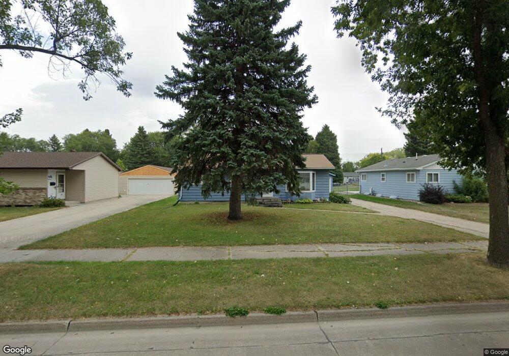 1515 S 16th St, Grand Forks, ND 58201 - photo 1