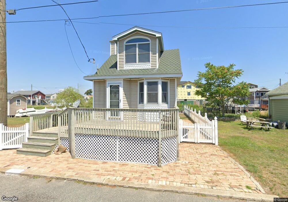 29 W 17th Rd, Broad Channel, NY 11693 - photo 1