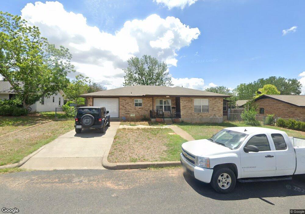 1007 Avenue C, Fredericksburg, TX 78624 - photo 1