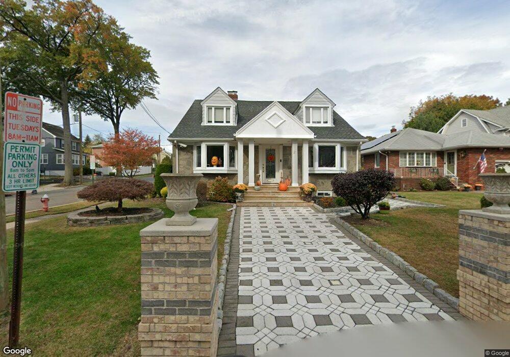 2 Lynn Ct, Rutherford, NJ 07070 - photo 1