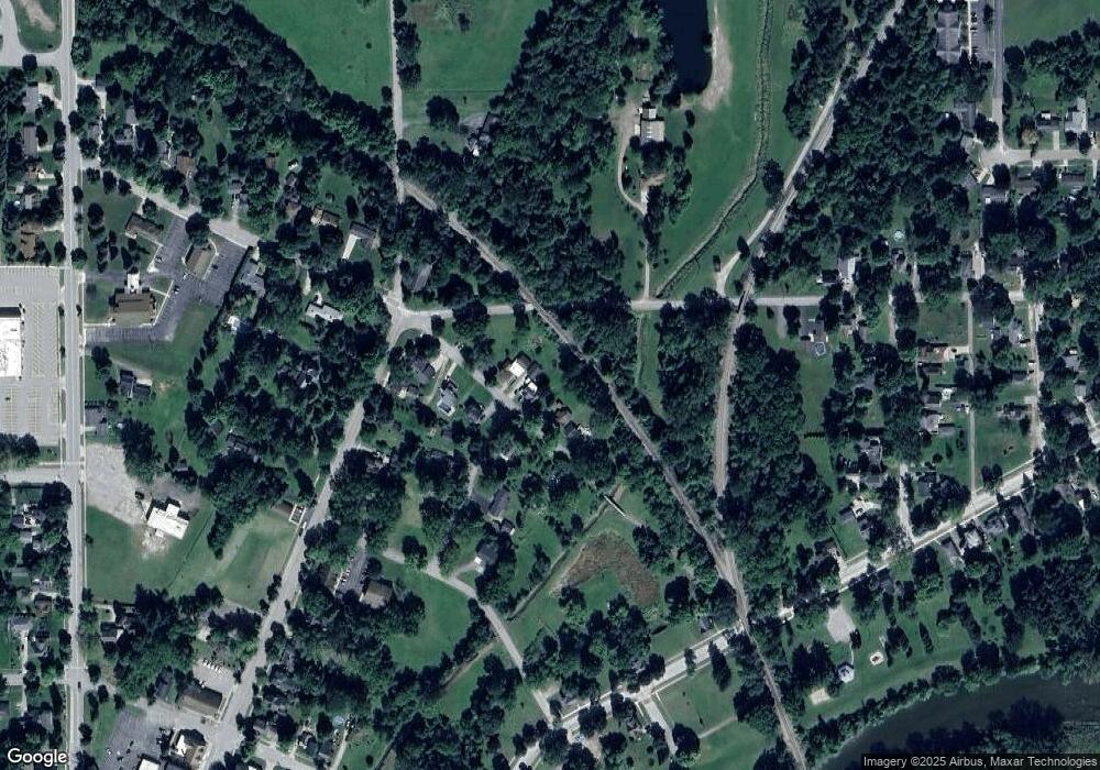 121 E Maple St, Vassar, MI 48768 - photo 1