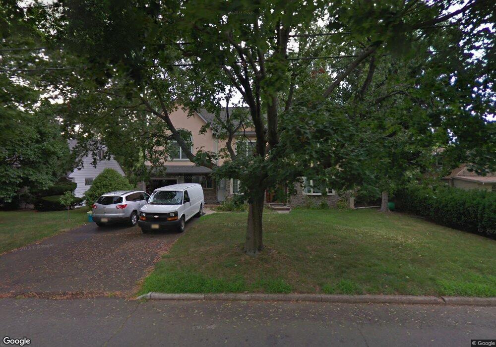 189 Lawrence Dr, Paramus, NJ 07652 - photo 1