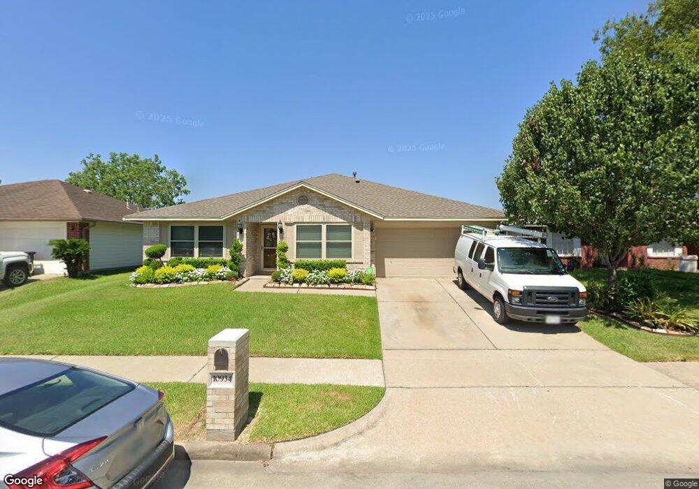 10934 Malden Dr, Houston, TX 77075 - photo 1