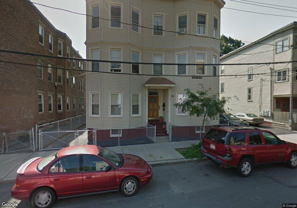 472 Windsor St unit 3R, Cambridge, MA 02141 - photo 1