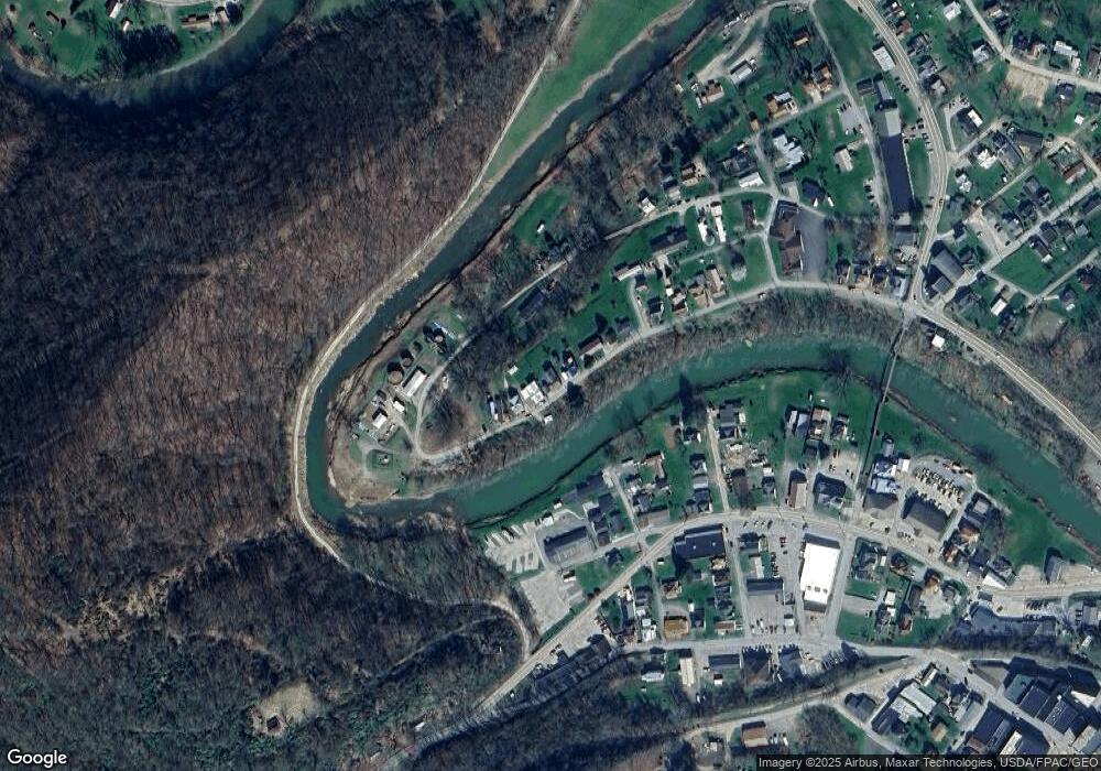 318 Front St, West Union, WV 26456 - photo 1