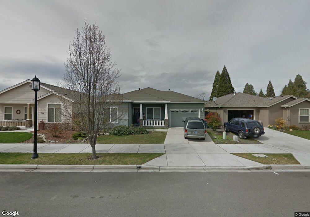 730 S Haskell St, Central Point, OR 97502 - photo 1