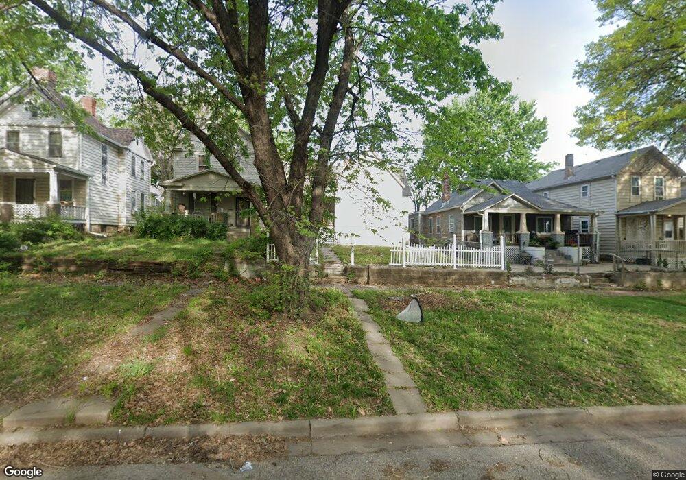 209 SW Harrison St, Topeka, KS 66603 - photo 1
