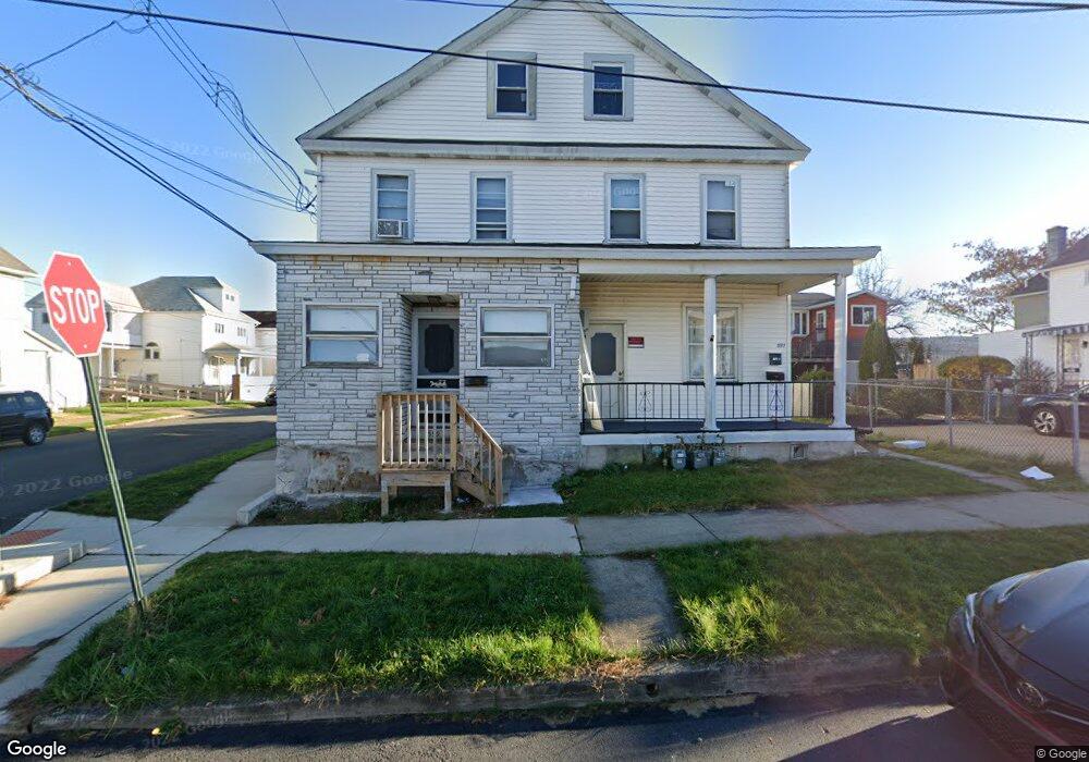 397-399 E Grove St, Nanticoke, PA 18634 - photo 1