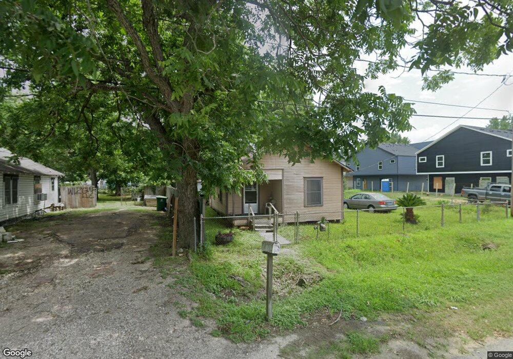 983 South Ln, Houston, TX 77088 - photo 1