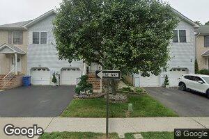 30 Lakeview Dr, Helmetta, NJ 08828