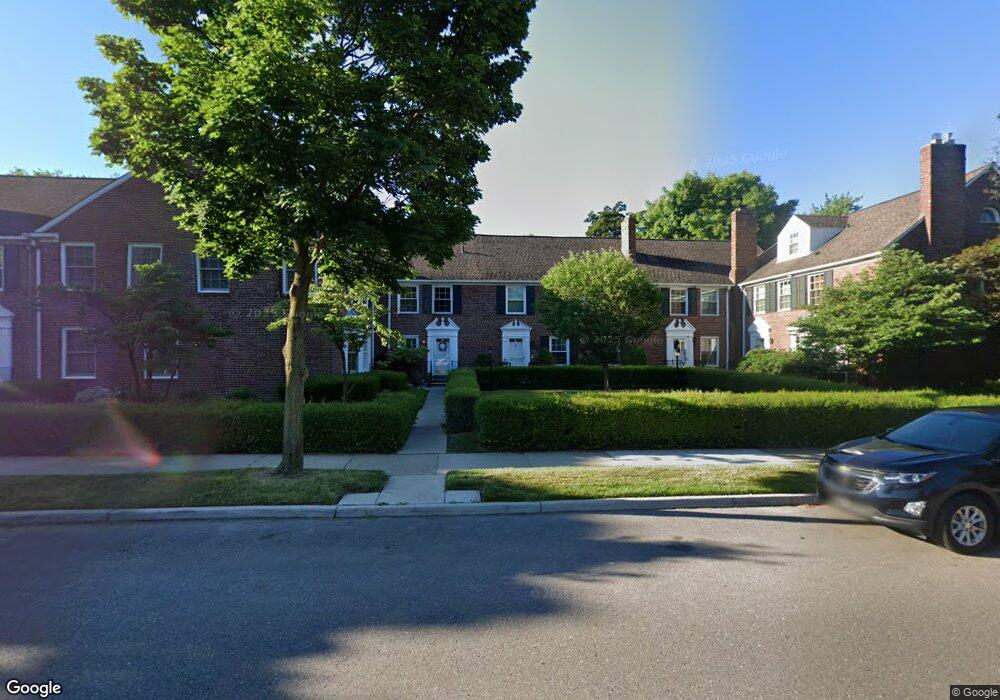 16916 Saint Paul St unit 9, Grosse Pointe Park, MI 48230 - photo 1