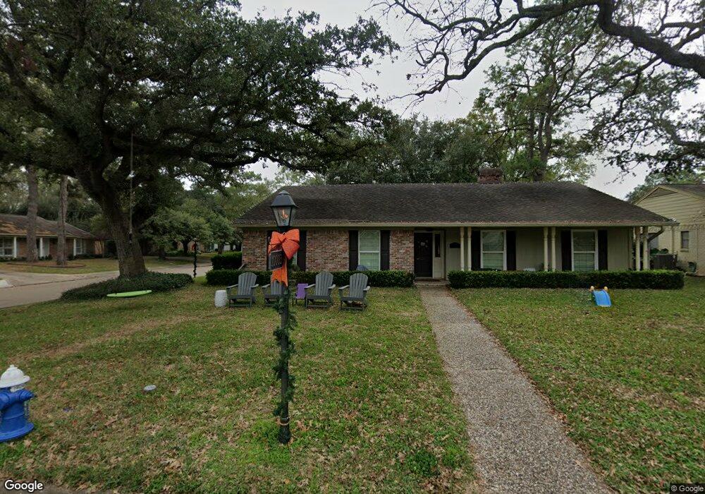 10003 Chevy Chase Dr, Houston, TX 77042 - photo 1