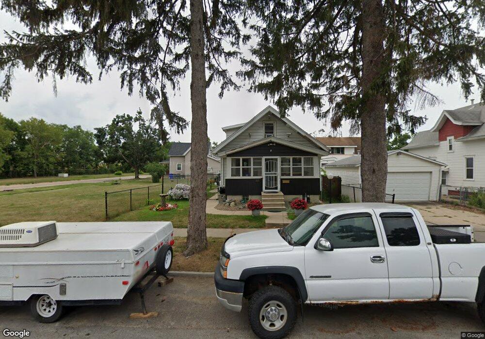 335 13th Ave SW, Cedar Rapids, IA 52404 - photo 1