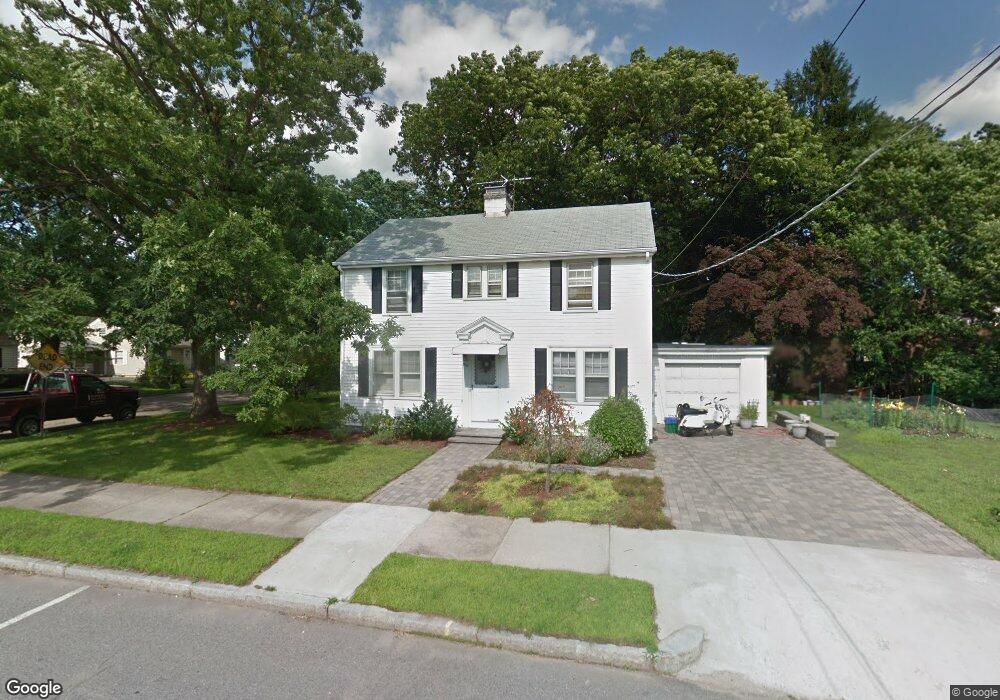 525 Daggett Ave, Pawtucket, RI 02861 - photo 1