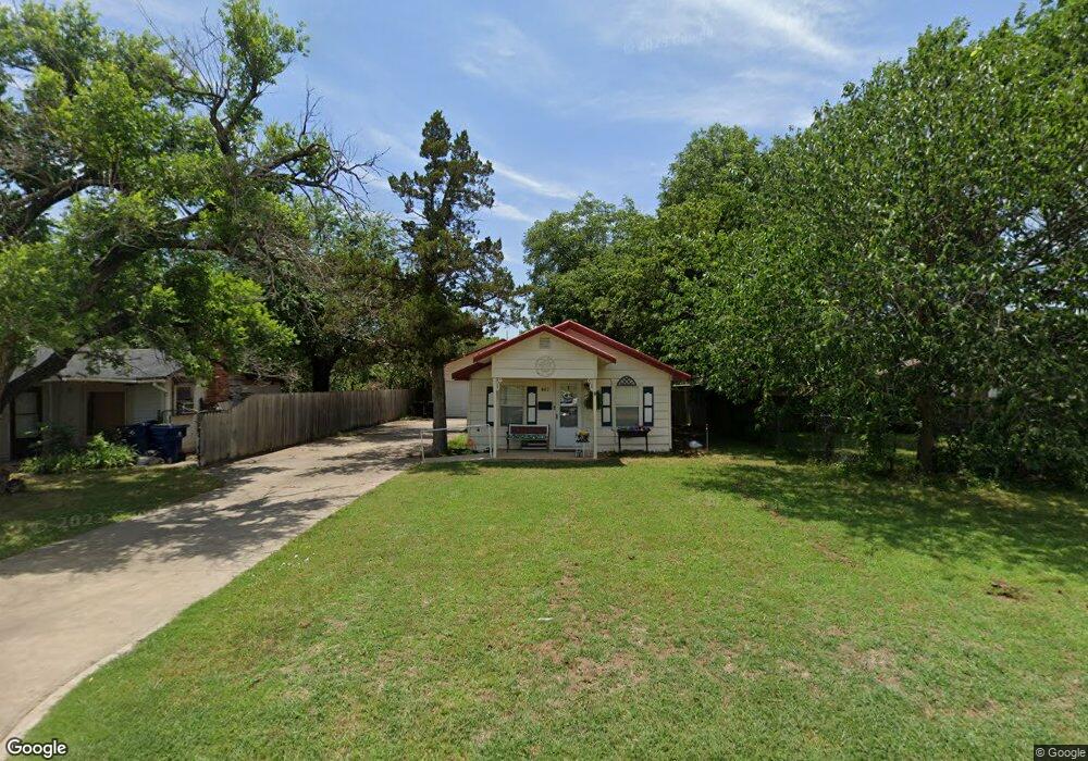 812 W Peach Ave, Duncan, OK 73533 - photo 1