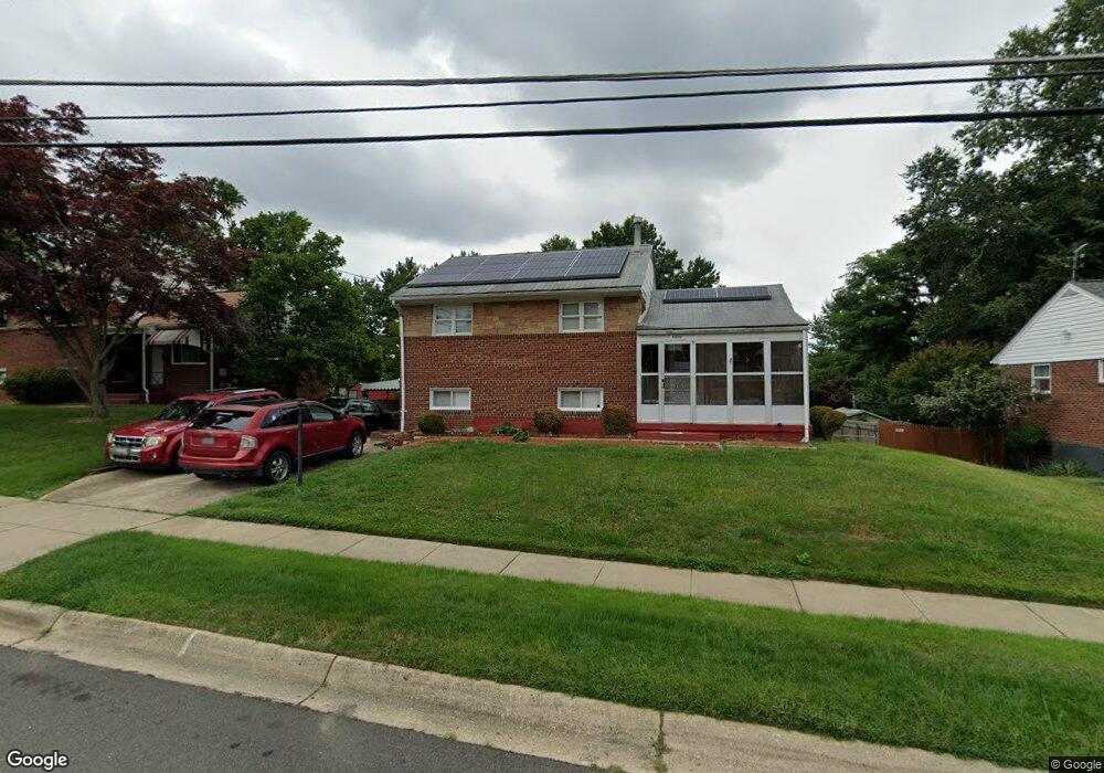 6406 Rolling Ridge Dr, Capitol Heights, MD 20743 - photo 1