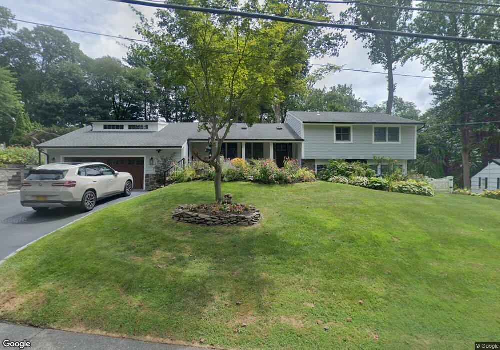 12 Woodridge Ln, Sea Cliff, NY 11579 - photo 1