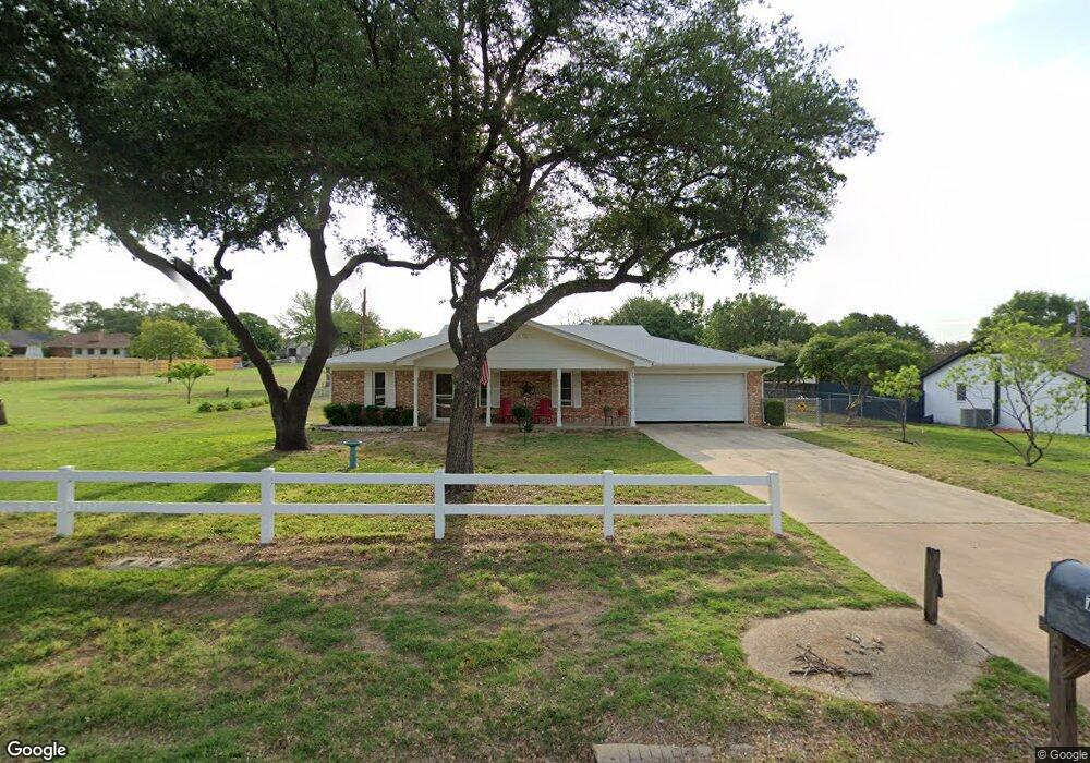 720 Vickie Dr, Azle, TX 76020 - photo 1