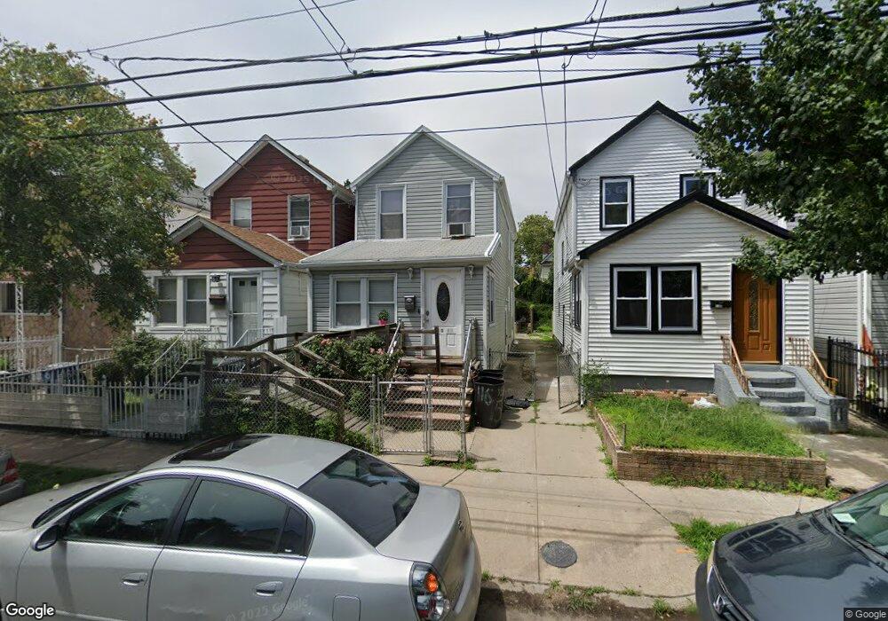 15067 116th Rd, Jamaica, NY 11434 - photo 1