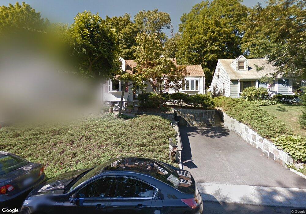 21 Hearthstone Rd, Yonkers, NY 10710 - photo 1