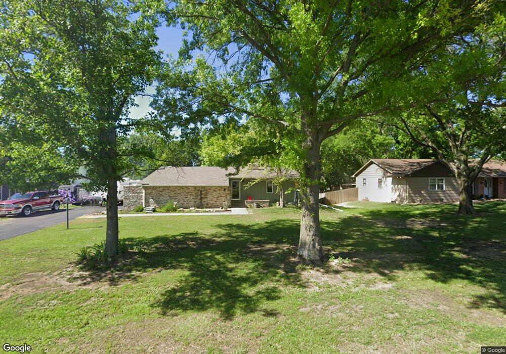 6810 SW 40th St, Topeka, KS 66610 - photo 1