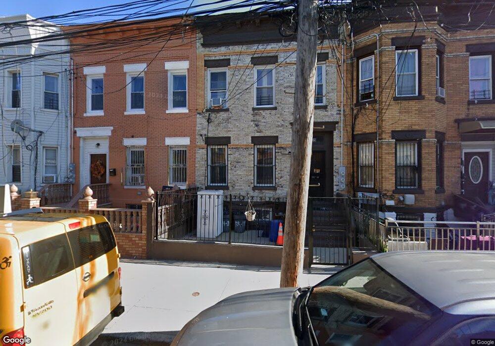 104-37 164th St, Jamaica, NY 11433 - photo 1