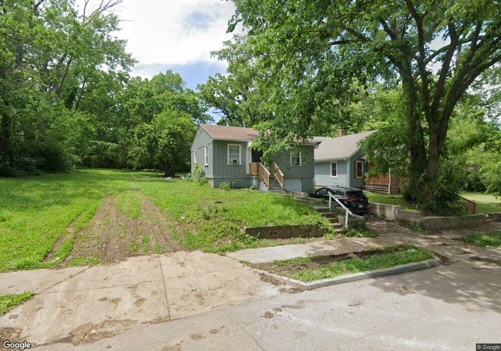 7010 Bellefontaine Ave, Kansas City, MO 64132 - photo 1