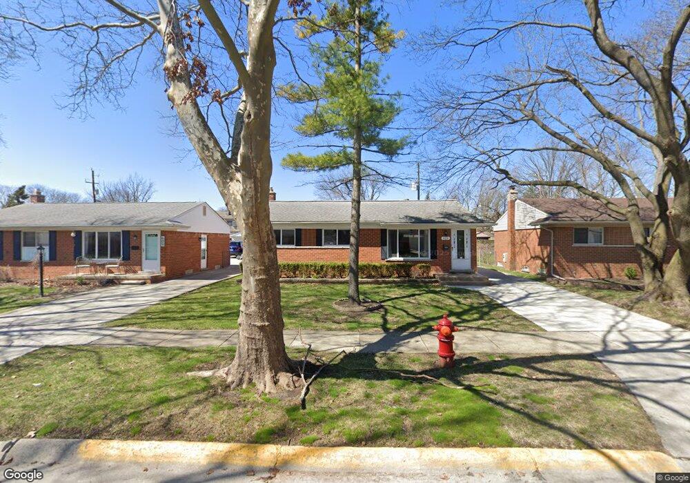 419 N Batchewana St, Clawson, MI 48017 - photo 1