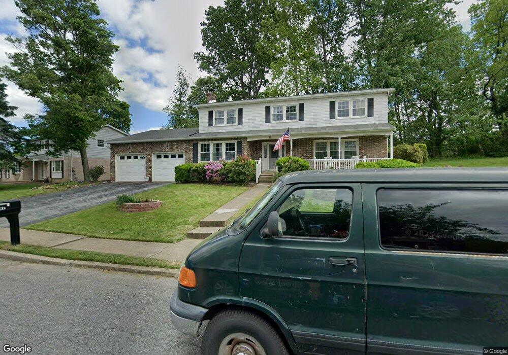 97 Hillcrest Dr S, Macungie, PA 18062 - photo 1