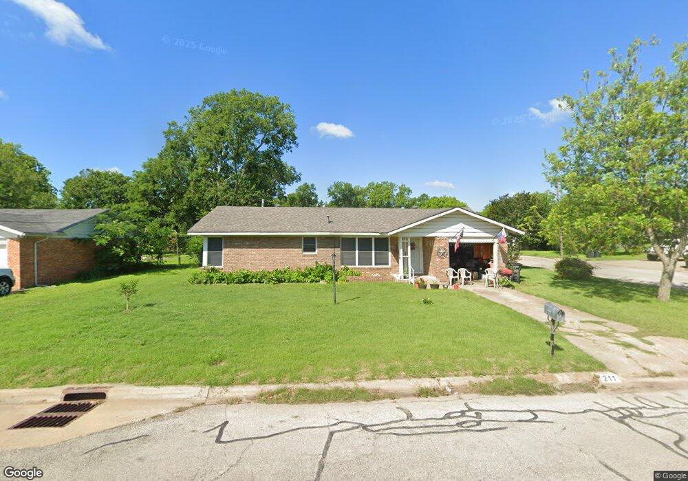 211 Glen Rose Ave, Cleburne, TX 76033 - photo 1