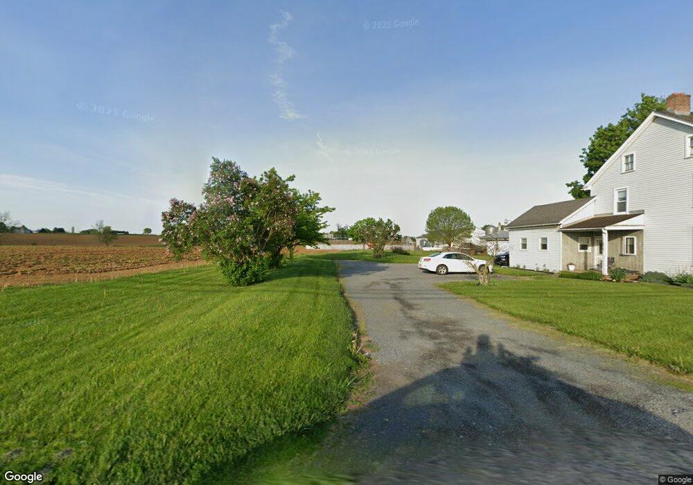 618 N Railroad Ave, New Holland, PA 17557 - photo 1