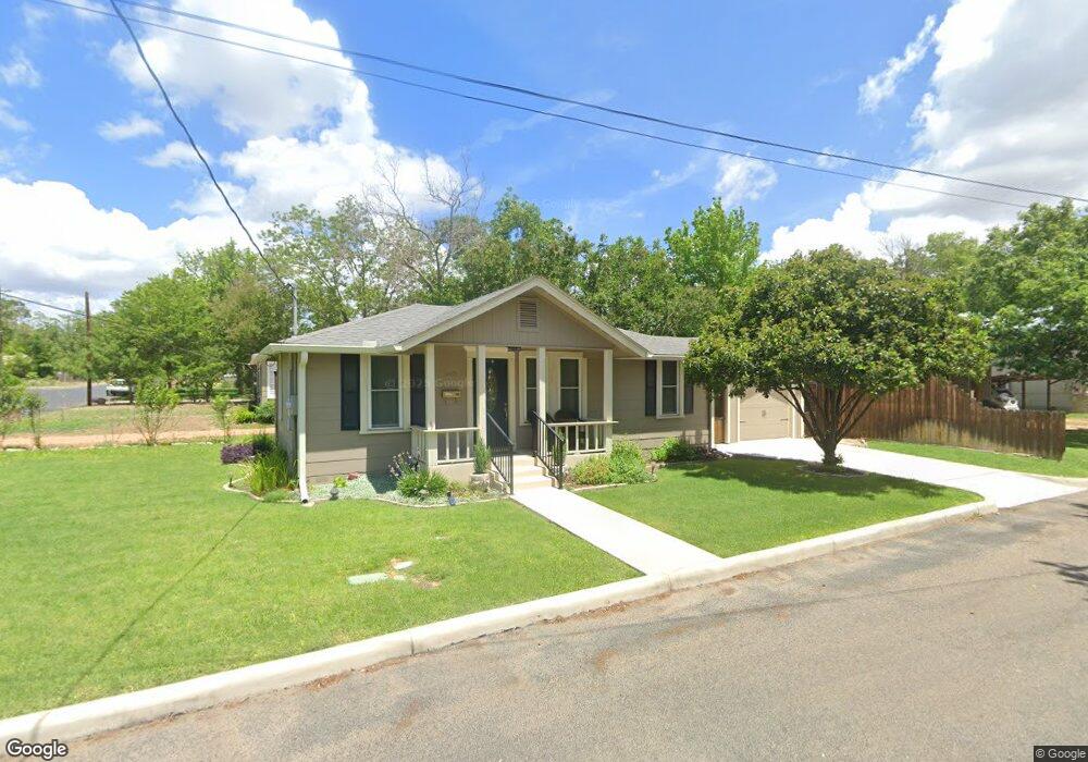 802 N Orange St, Fredericksburg, TX 78624 - photo 1