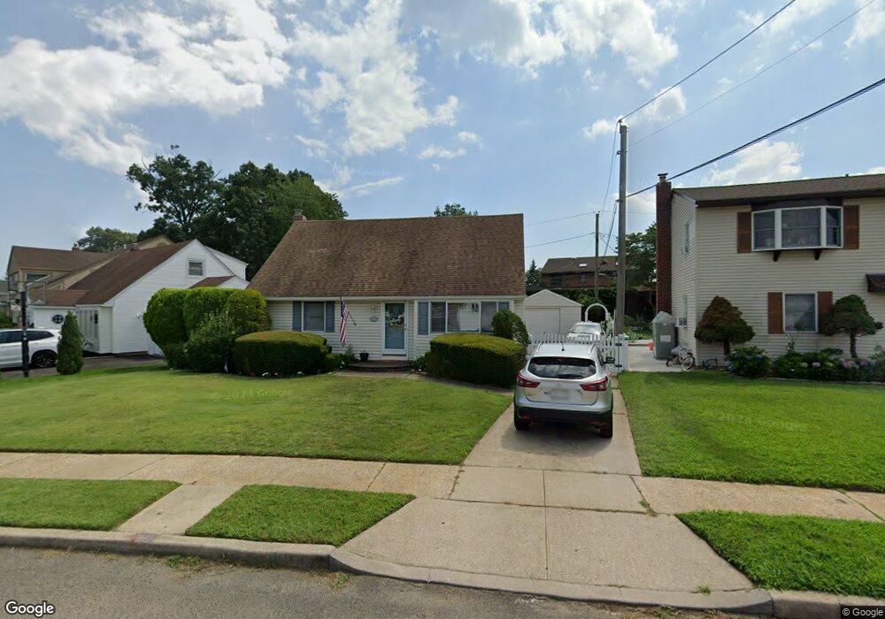 1039 Harrow Rd, Franklin Square, NY 11010 - photo 1