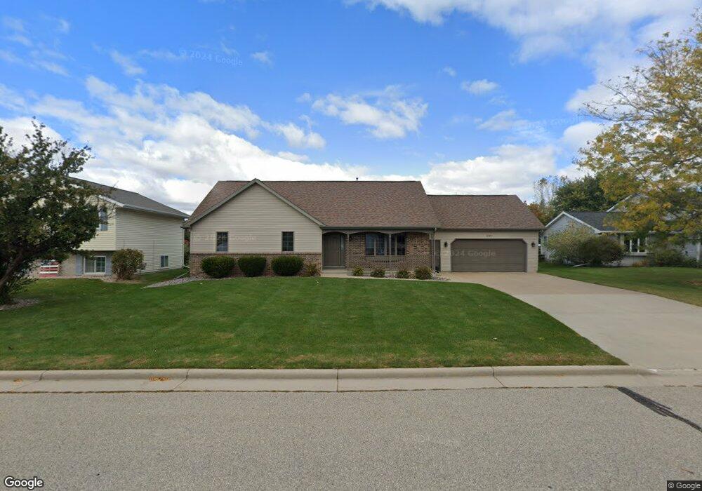2304 W Hiawatha Dr, Appleton, WI 54914 - photo 1