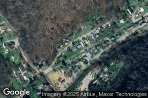 105 Grant St, Cedar Grove, WV 25039