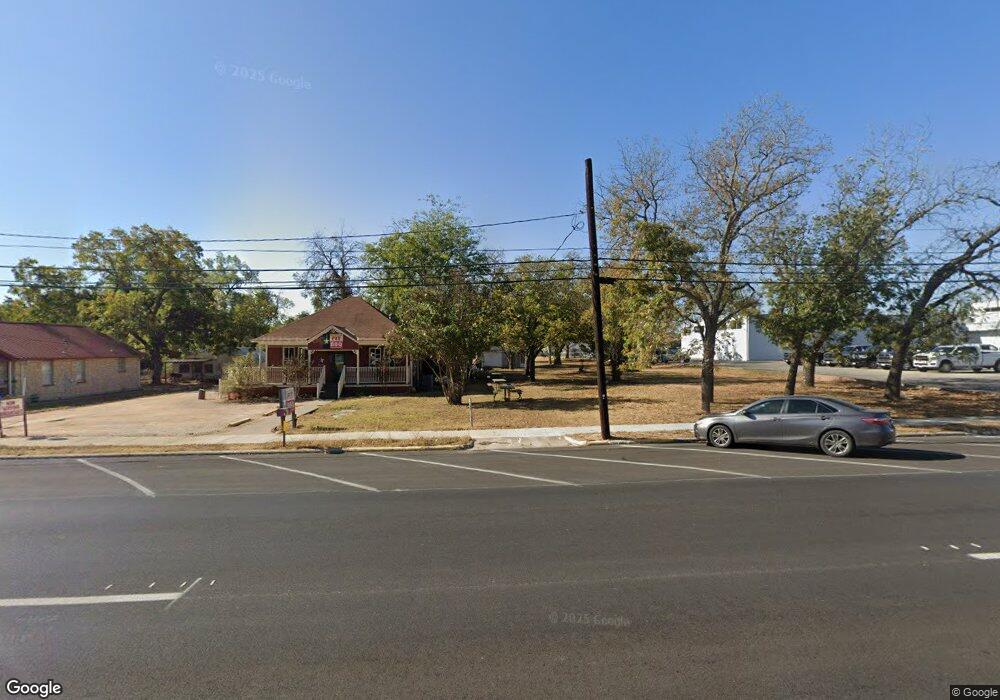 811 W Main St, Fredericksburg, TX 78624 - photo 1