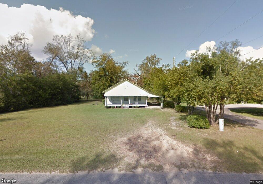 802 Strickland Ave, Blackshear, GA 31516 - photo 1