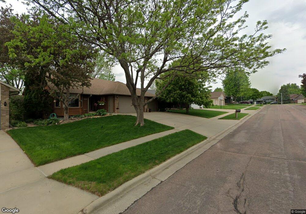 5205 E Fernwood Dr, Sioux Falls, SD 57110 - photo 1