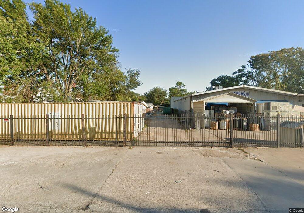 614 Memory Ln, Houston, TX 77037 - photo 1