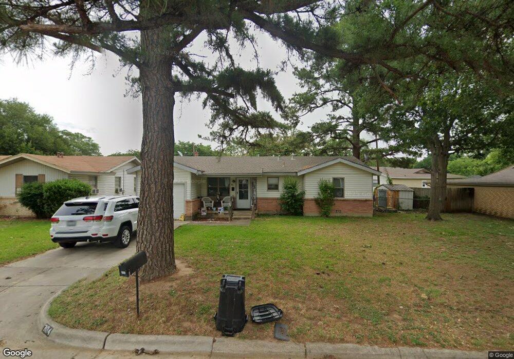 304 Anderson Dr, Hurst, TX 76053 - photo 1